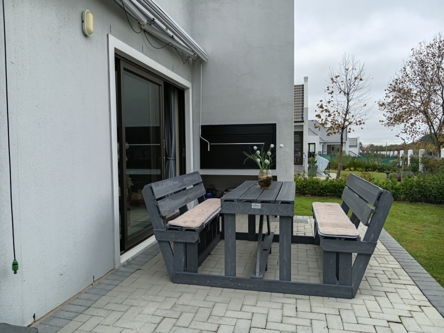 2 Bedroom Property for Sale in Zevenwacht Retirement Village Western Cape
